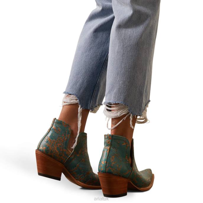 Ariat Ultra High Rise Tomboy Straight Jean Women D0X62537 Mykonos Bottoms