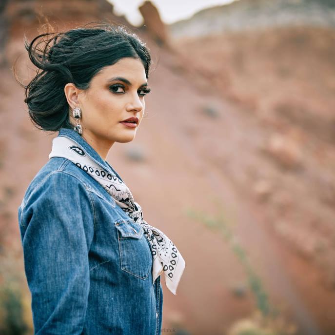 Ariat Farriday Denim Shirt Women D0X63010 Bluelight Tops