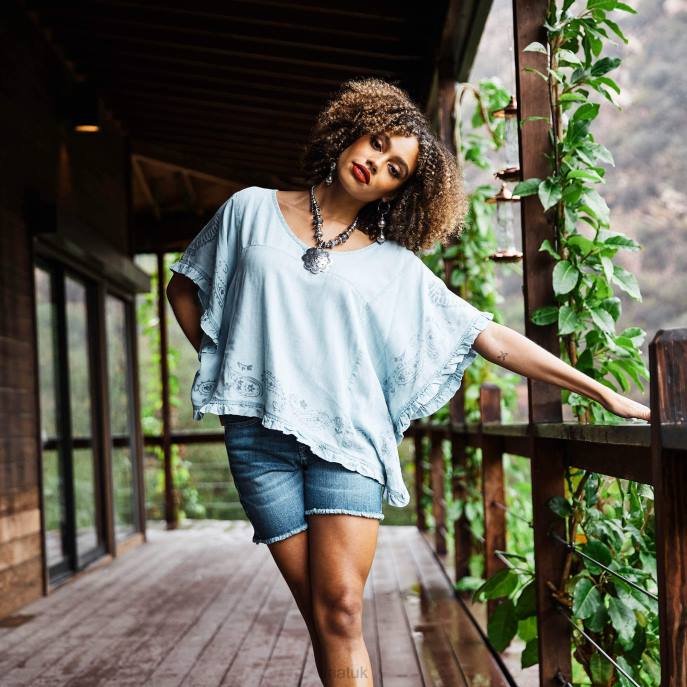 Ariat Eden Top Women D0X62852 Light Denim Blue Tops